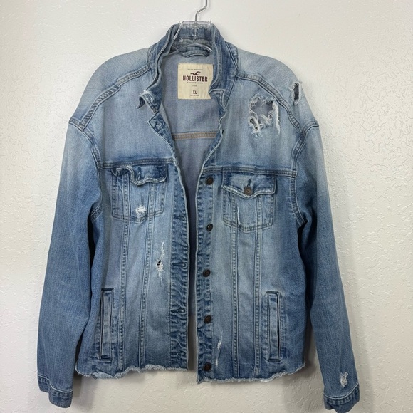 Hollister Distressed button front denim Light Blue Distressed Jean Jacket - Picture 1 of 10